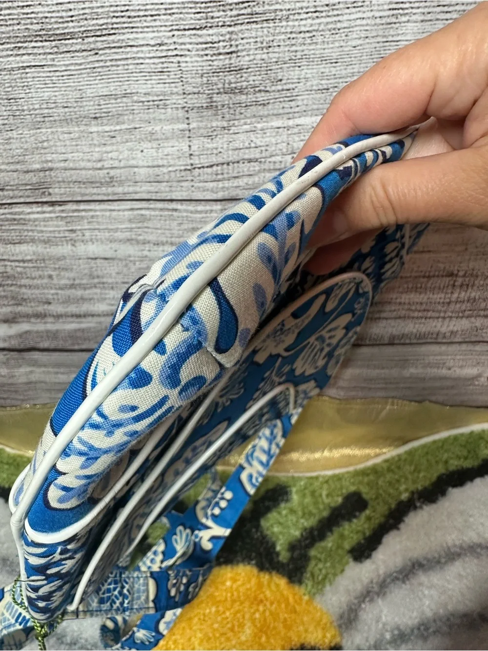 Vera Bradley crossbody bag in Blue Lagoon quilted pattern - Picture 8 of 16